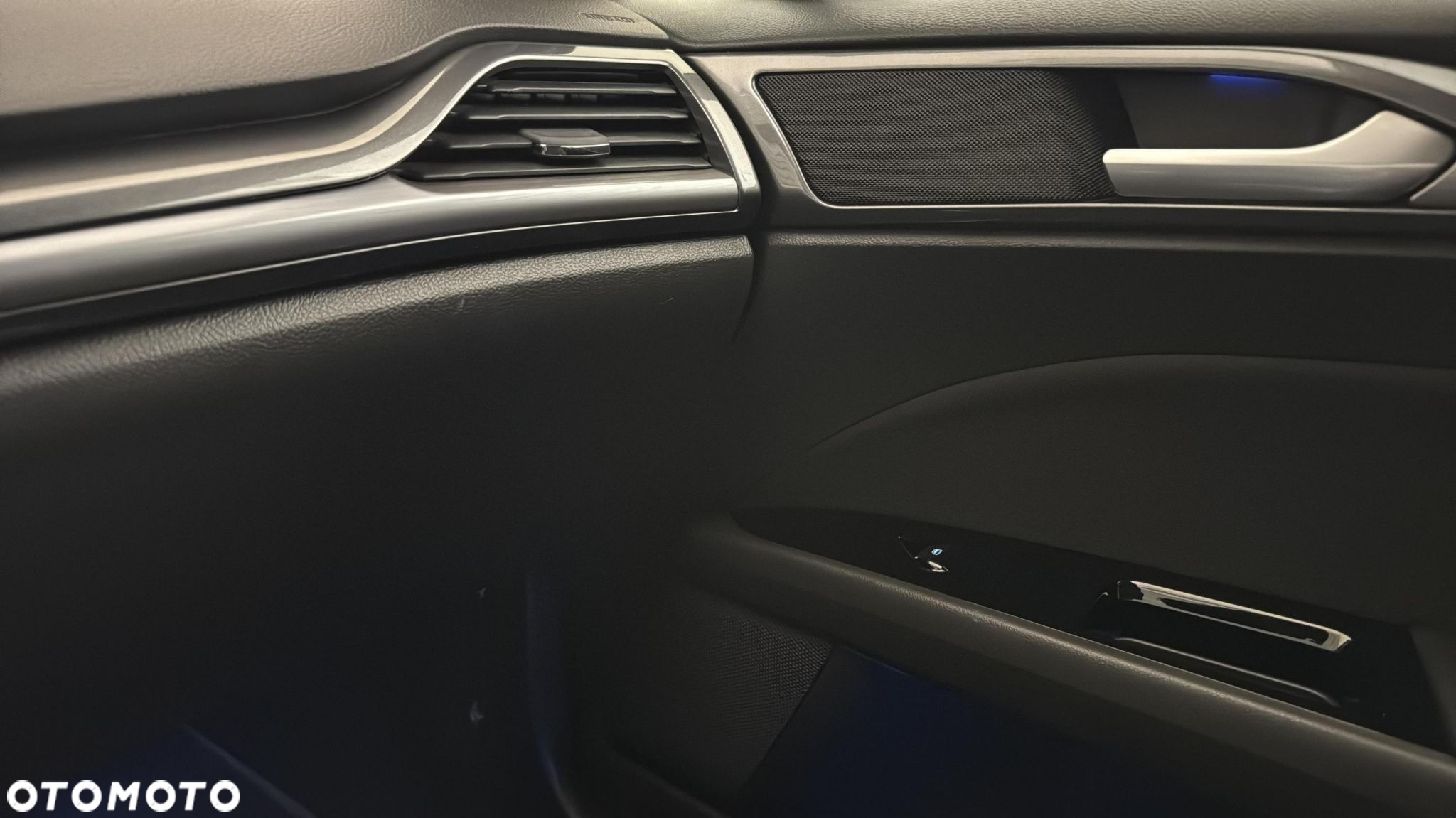Ford Mondeo 2.0 EcoBlue Titanium - 30
