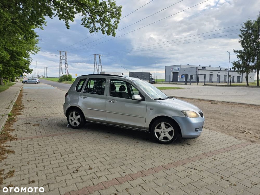 Mazda 2 - 4