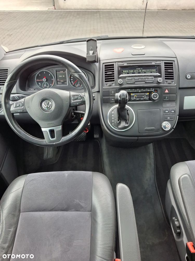 Volkswagen Multivan - 14