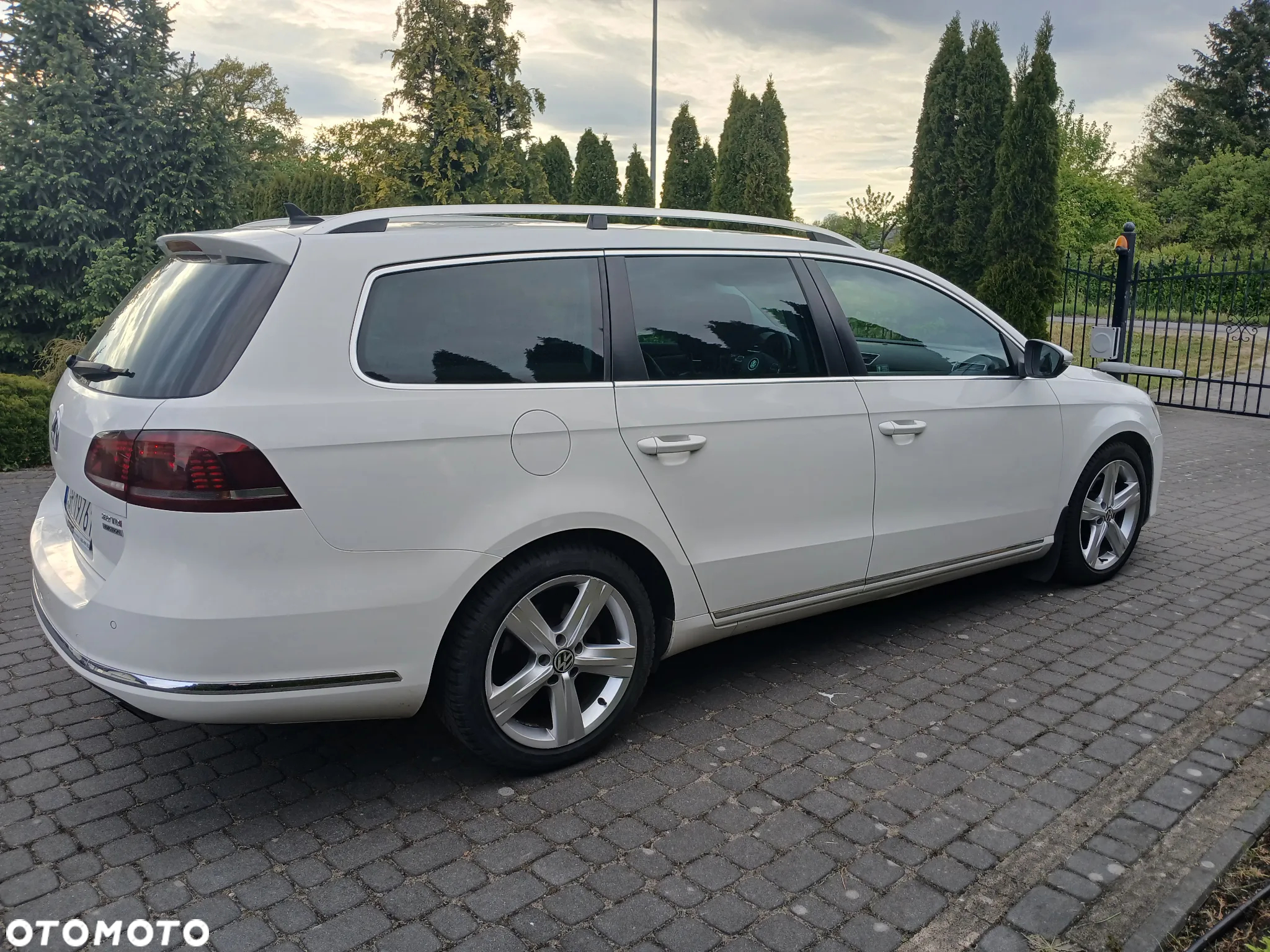 Volkswagen Passat Variant 2.0 TDI DSG BlueMotion Technology Highline - 20