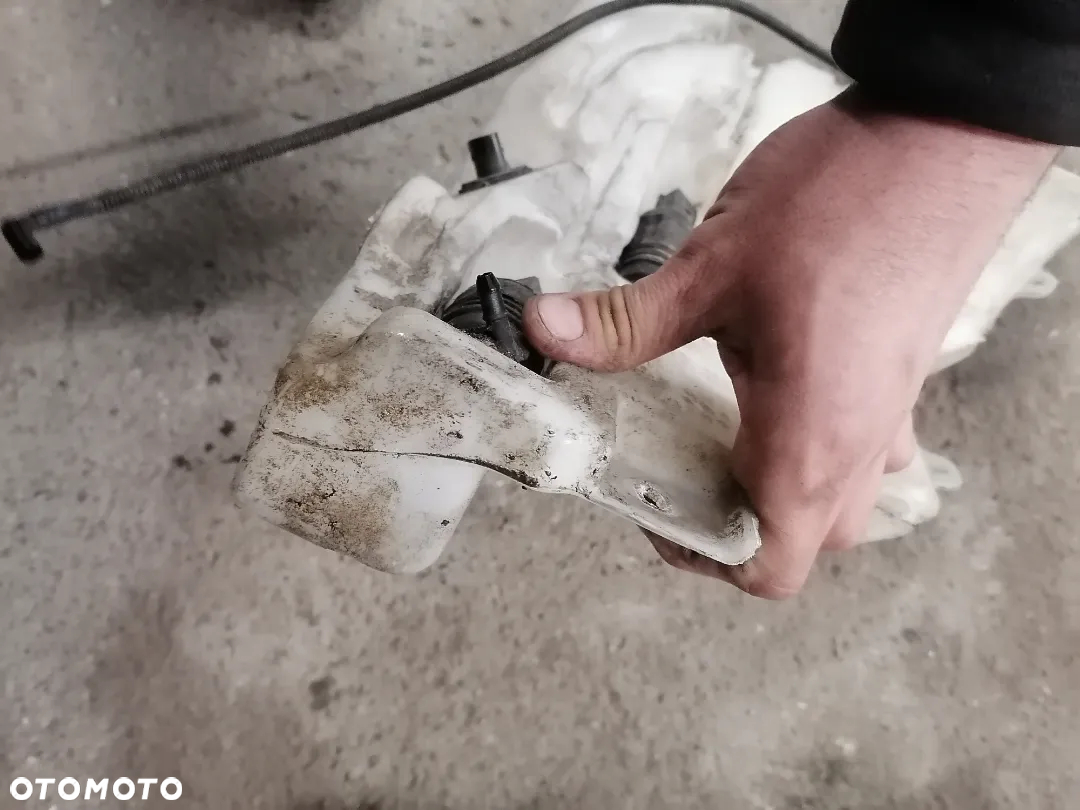 Zbiornik Zbiorniczek Płynu Spryskiwaczy Pompki Audi A8 D3 - 9