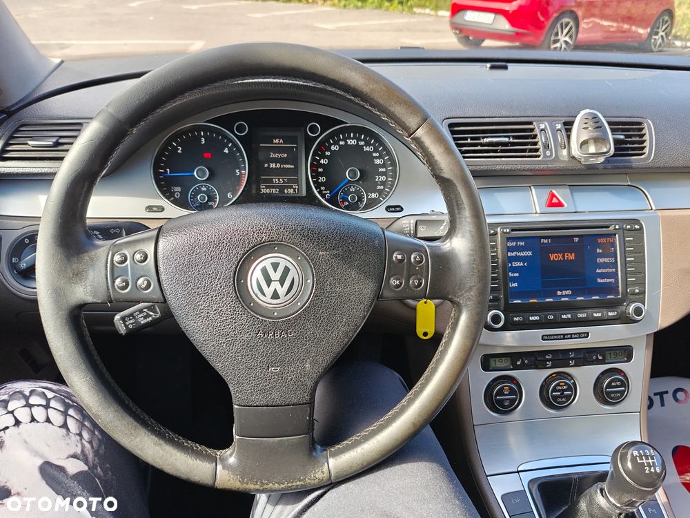 Volkswagen Passat 2.0 Blue TDI SCR Highline - 21