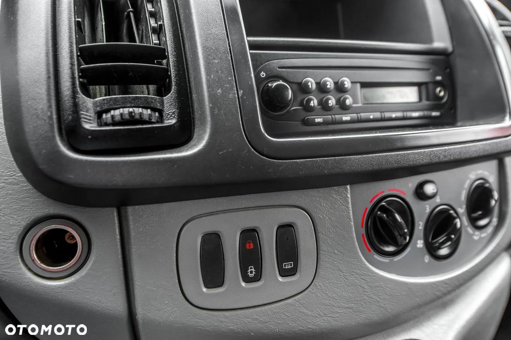 Renault Trafic - 21