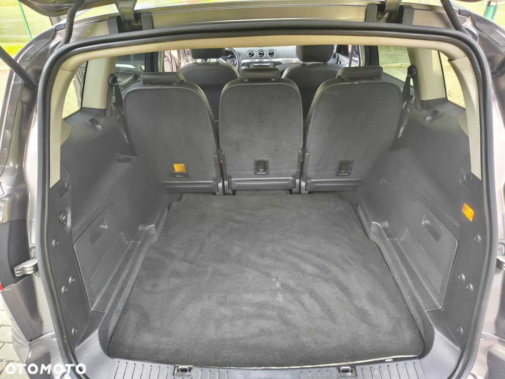Ford S-Max - 37