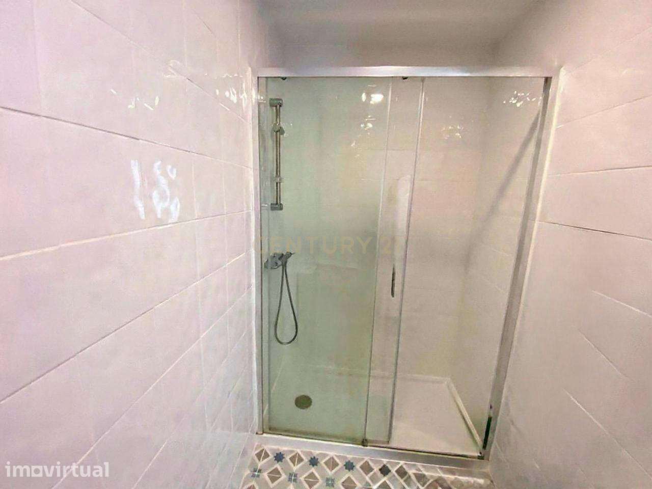 Investimento em Évora: Moradia T6 Renovada com Rendimento Ativo - Grande imagem: 4/22