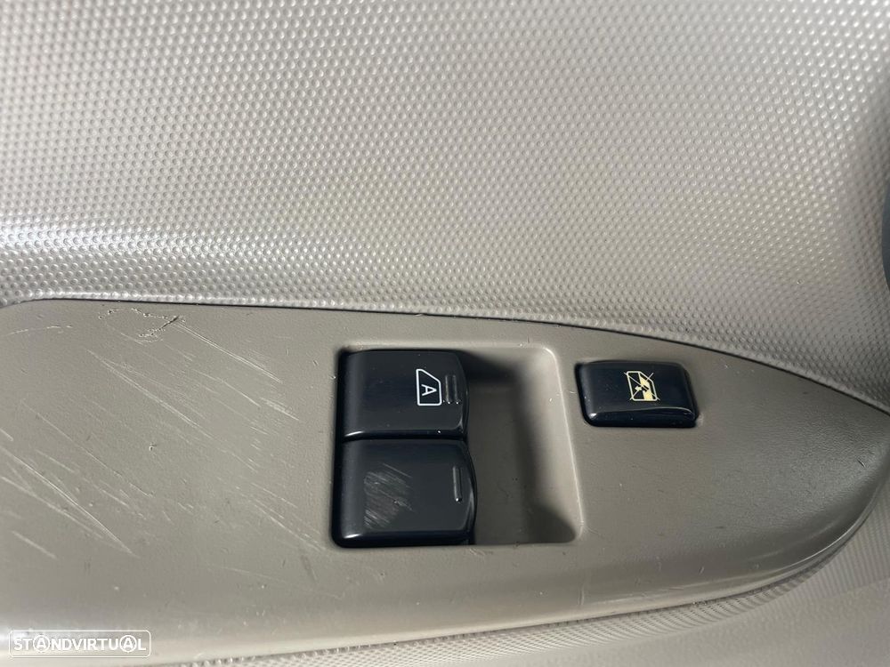 Nissan Cabstar NT400 35.14 2.5DCI c/Báscula - 12