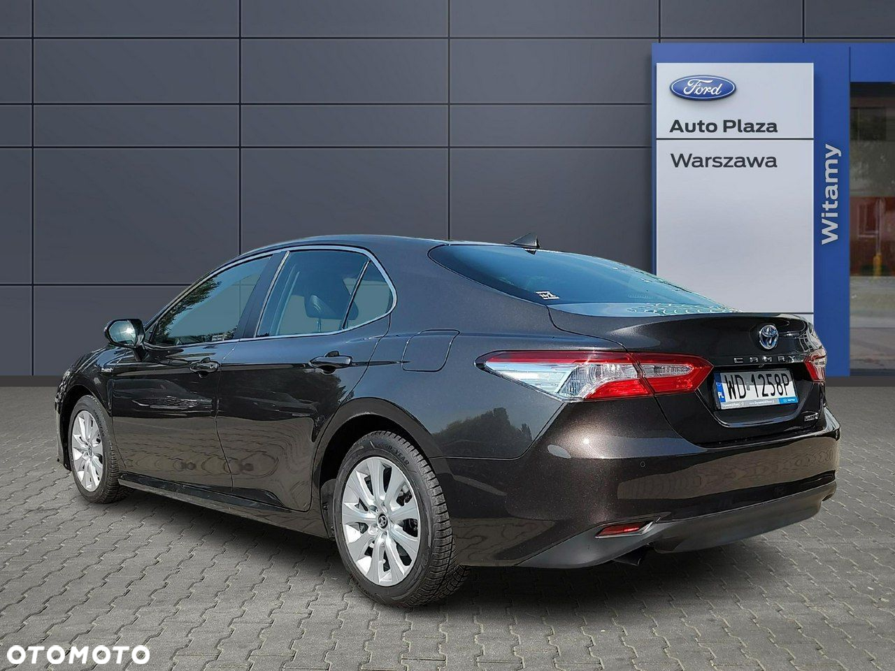 Toyota Camry - 3