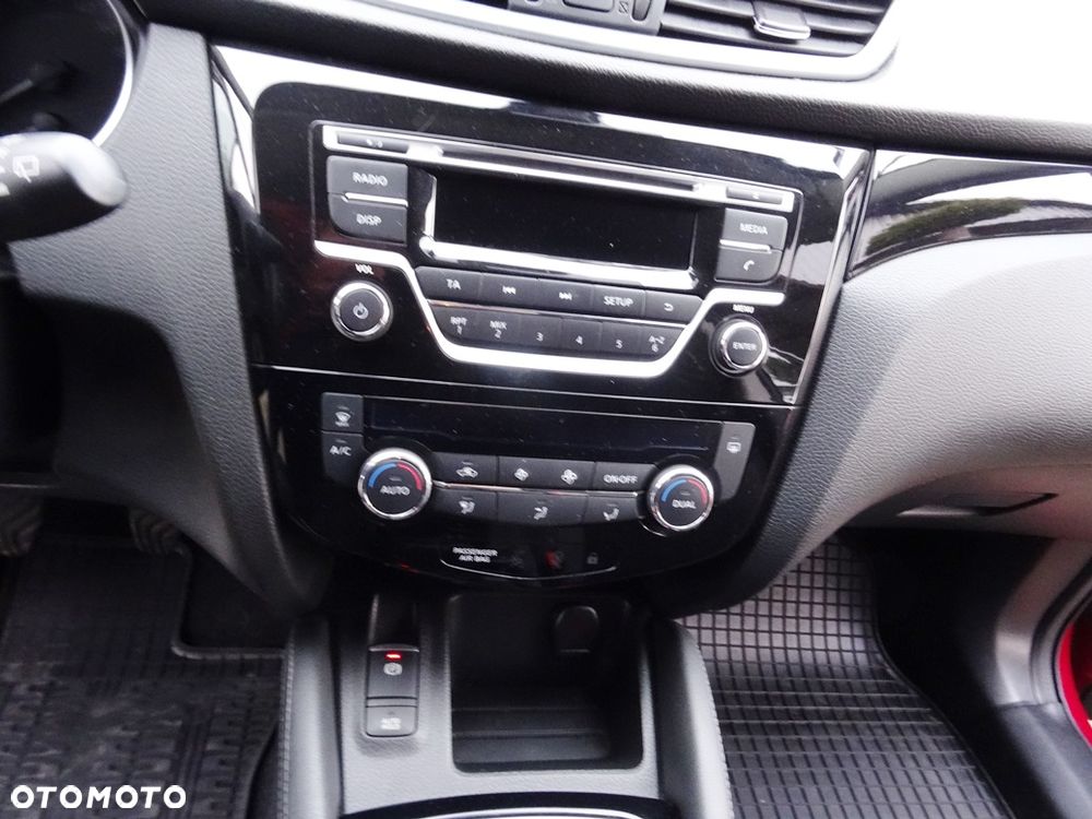 Nissan Qashqai 1.6 DCi N-Connecta - 23