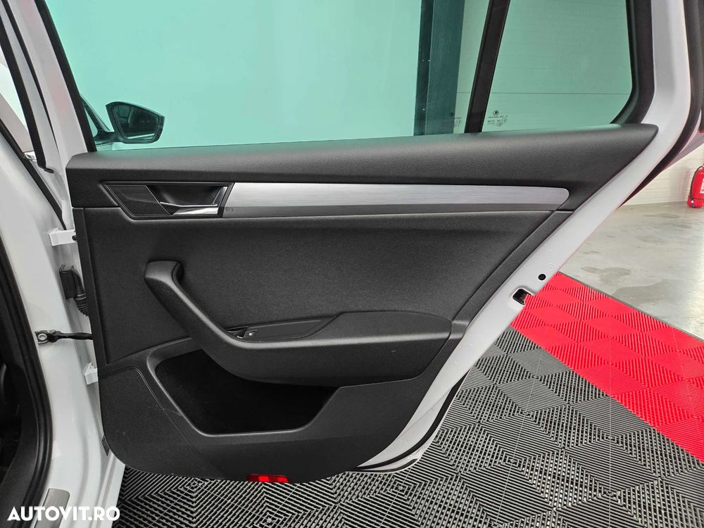 Skoda Superb 2.0 TDI DSG Style - 26