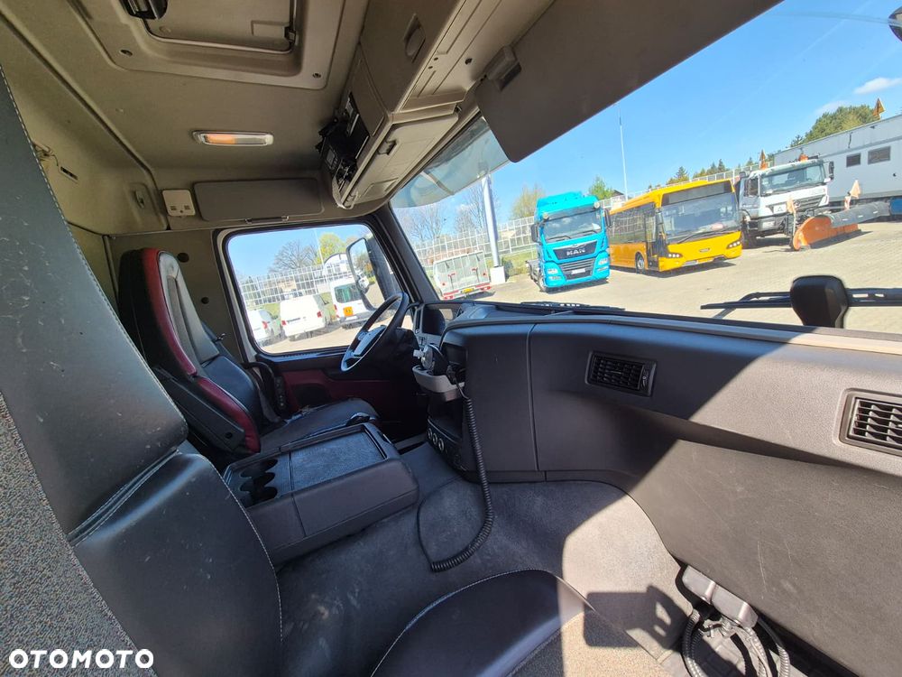 Volvo FM 340 4X2 / CHŁODNIA IZOTERMA / CARRIER VECTOR i350 / WINDA 2500KG / BEZWYPADKOWY / 1 WŁ / EURO 6 / AUTOMAT / IDEALNY / 9000KG ŁADOWNOŚĆ / WEBASTO - 20