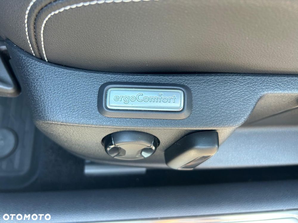 Volkswagen Passat - 18