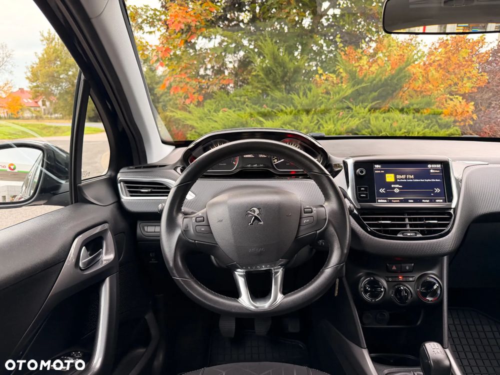 Peugeot 2008 1.2 Pure Tech Style - 23