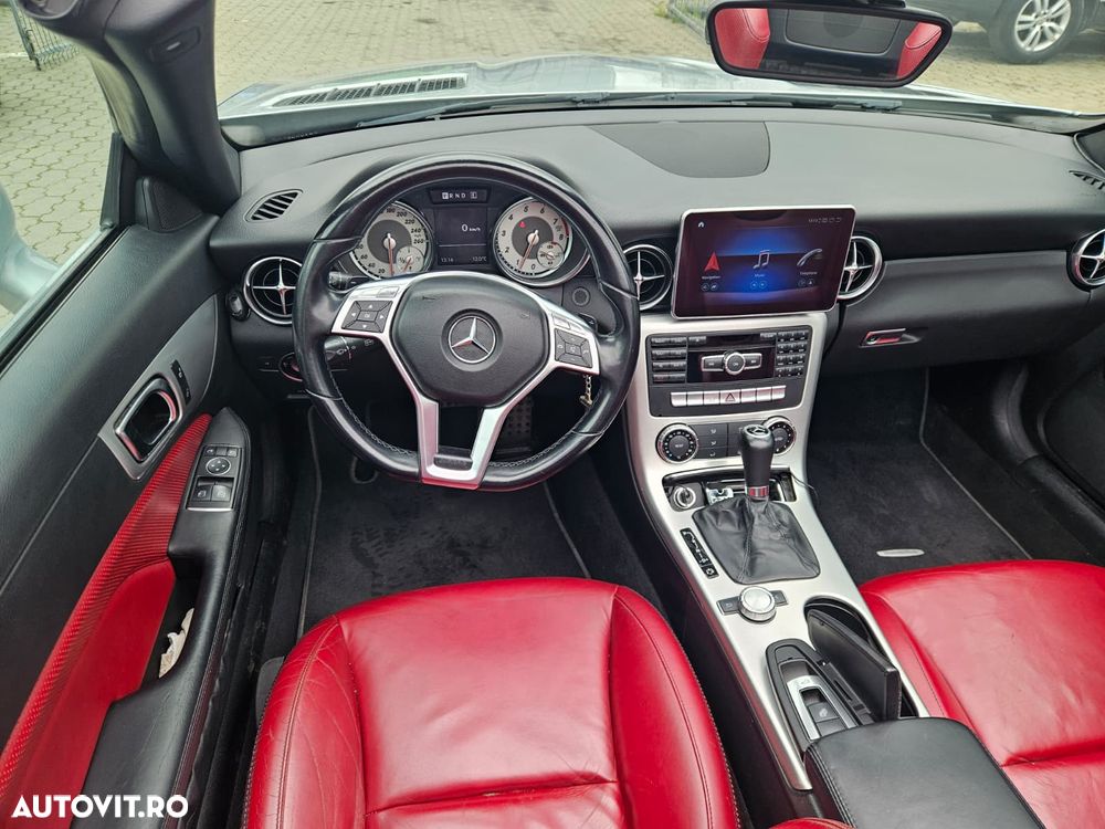 Mercedes-Benz SLK 250 (BlueEFFICIENCY) 7G-TRONIC - 12