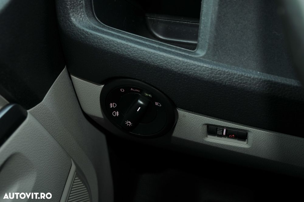 Volkswagen Caravelle - 20