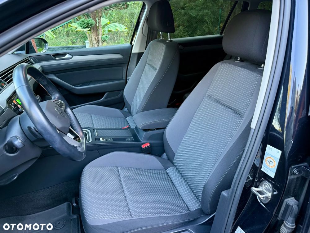 Volkswagen Passat - 15