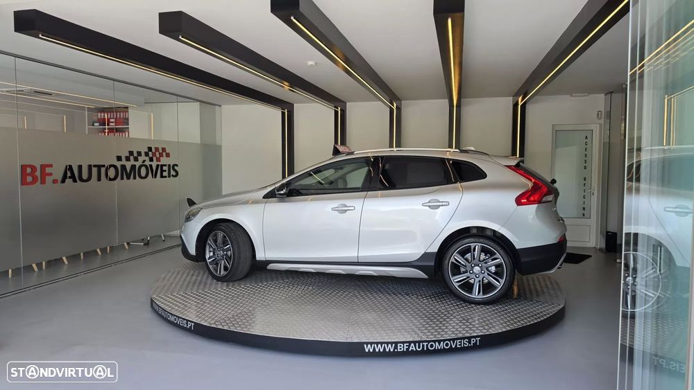 Volvo V40 Cross Country 1.6 D2 Summum - 17