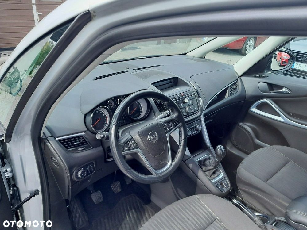 Opel Zafira - 9