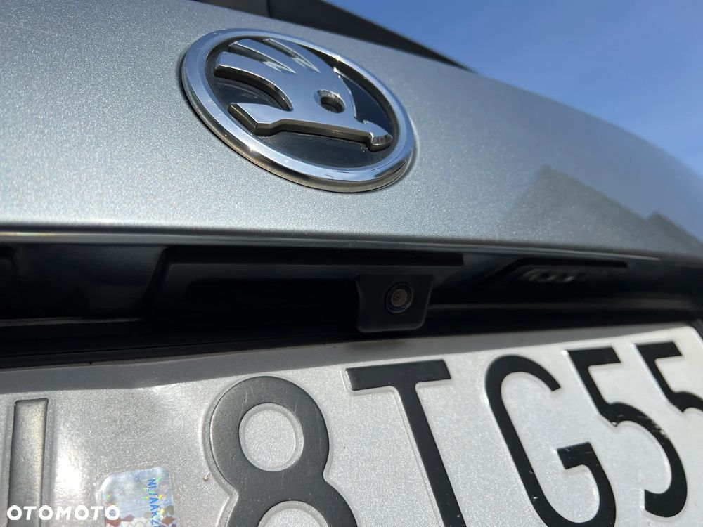 Skoda Superb 2.0 TDI Style DSG - 30