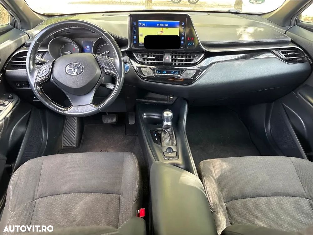 Toyota C-HR Flow - 9