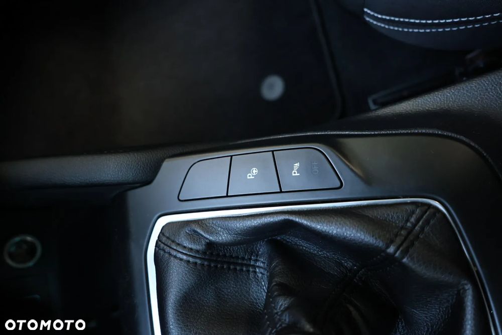 Ford Focus 1.0 EcoBoost Titanium X - 22