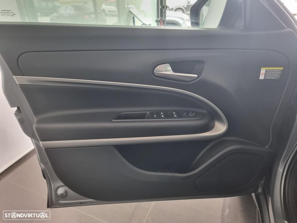 Jeep Avenger 1.2 GSE T3 Altitude - 19