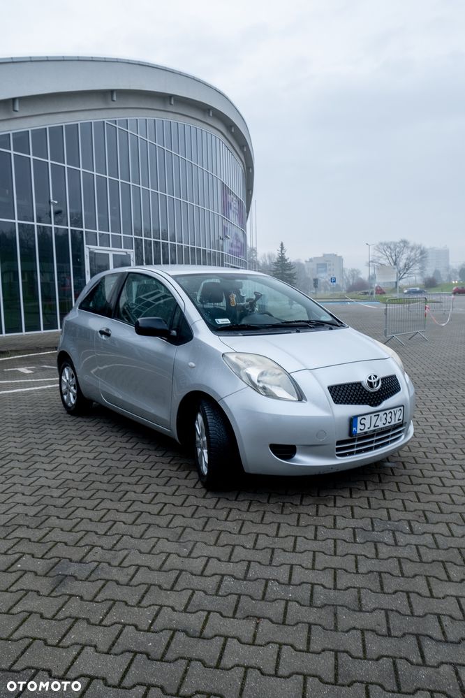 Toyota Yaris - 1