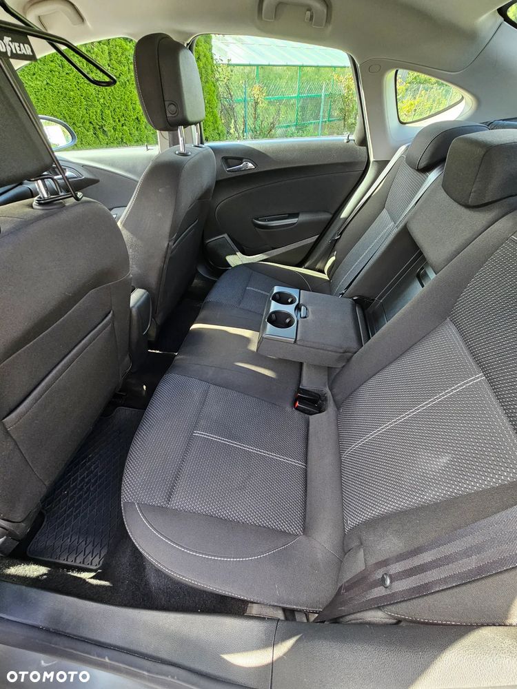 Opel Astra 1.4 T EU6 - 11