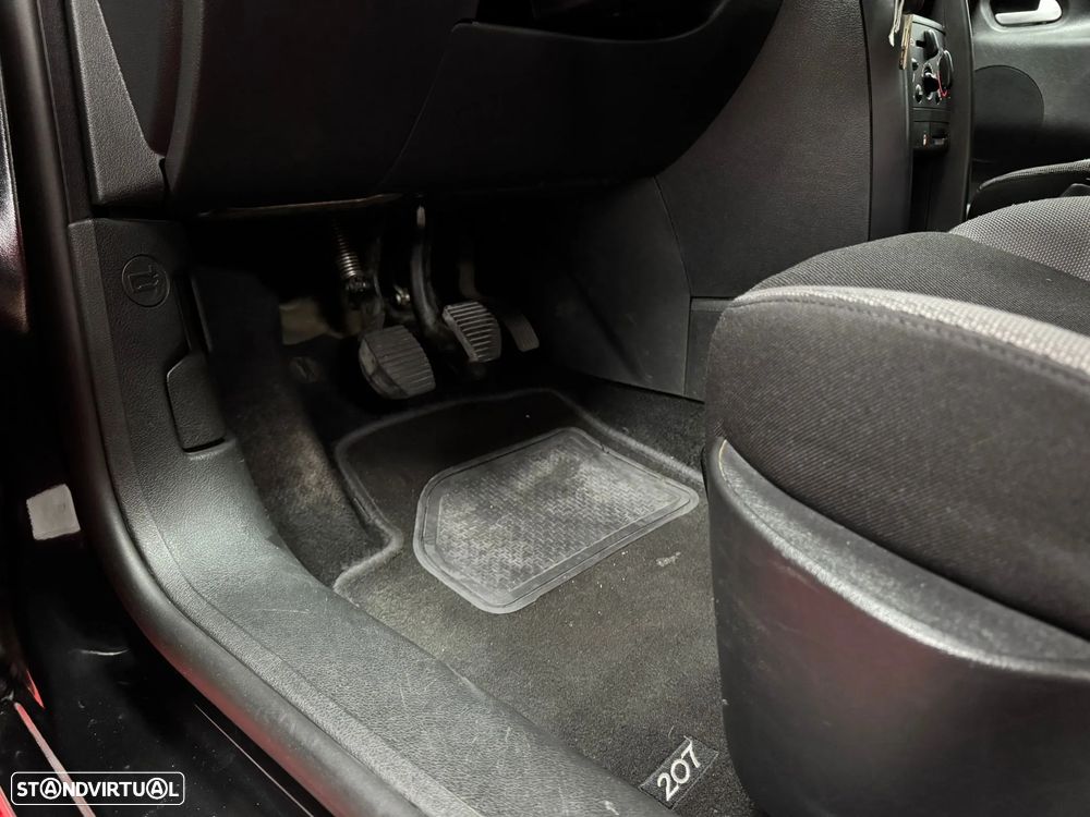 Peugeot 207 1.4 16V Open - 20