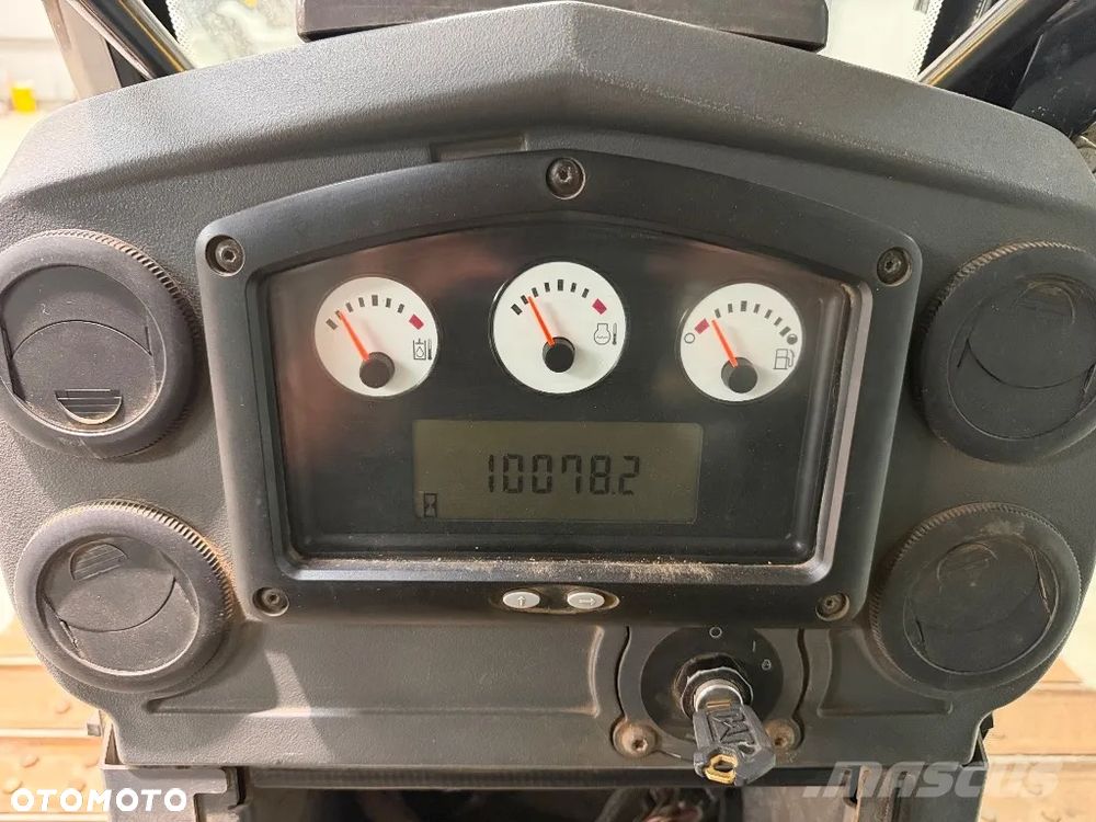 Caterpillar D5K LGP - 22