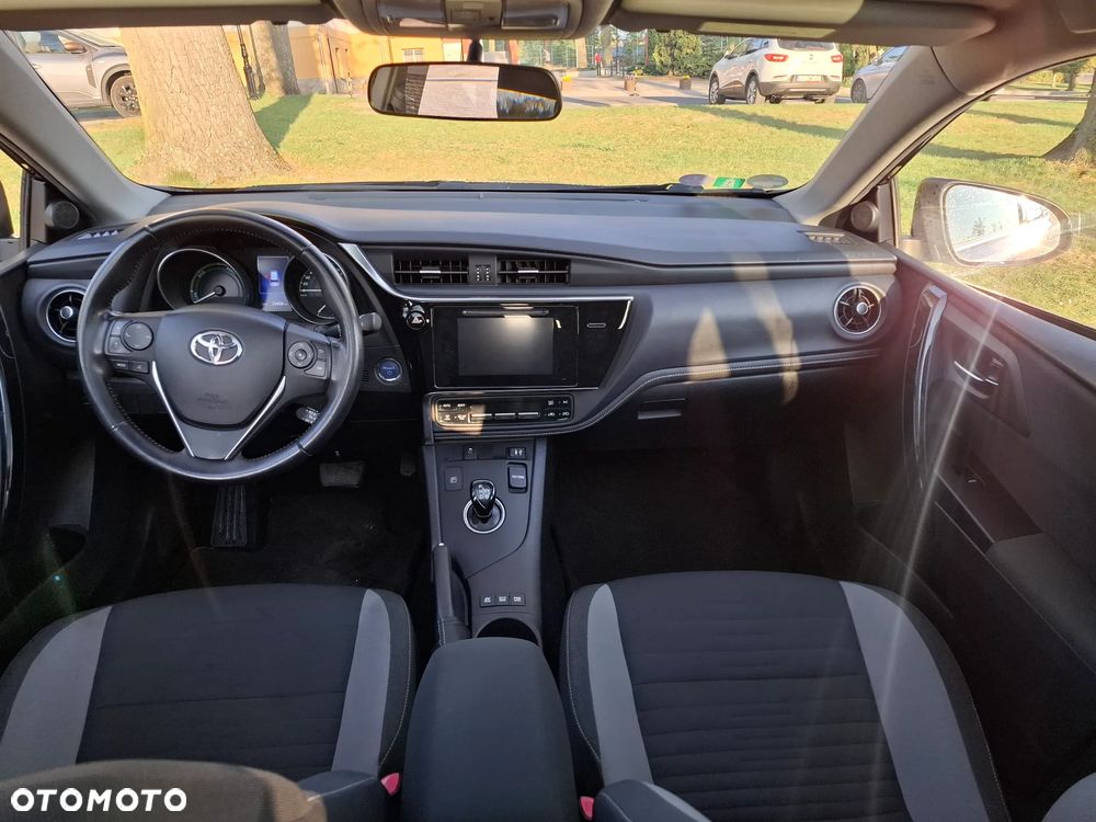 Toyota Auris - 14
