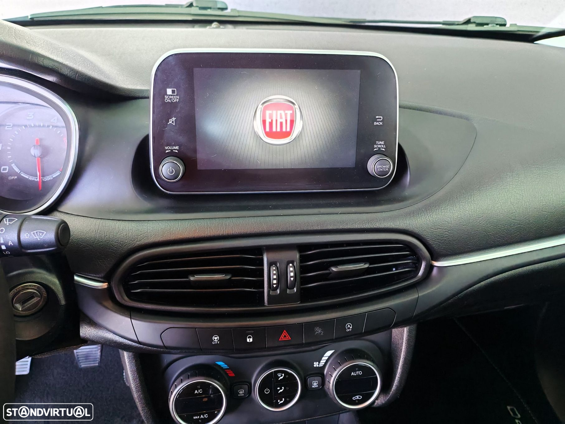Fiat Tipo Station Wagon 1.3 M-Jet Lounge - 15