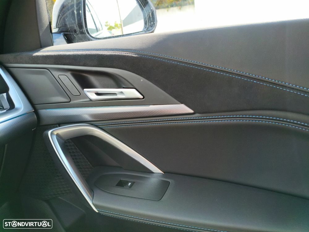 BMW iX2 eDrive20 Pack Desportivo M Pro - 2