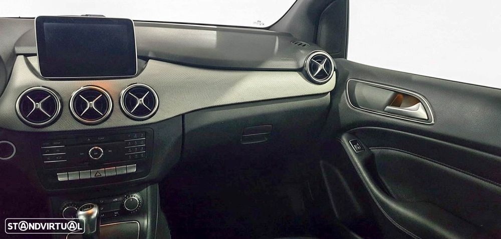 Mercedes-Benz B 180 CDI Style — fotografia 11