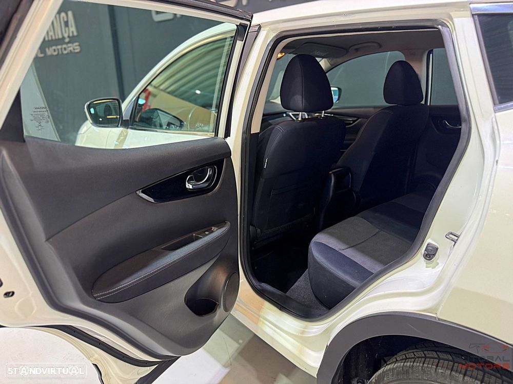 Nissan Qashqai 1.5 dCi N-Connecta - 15