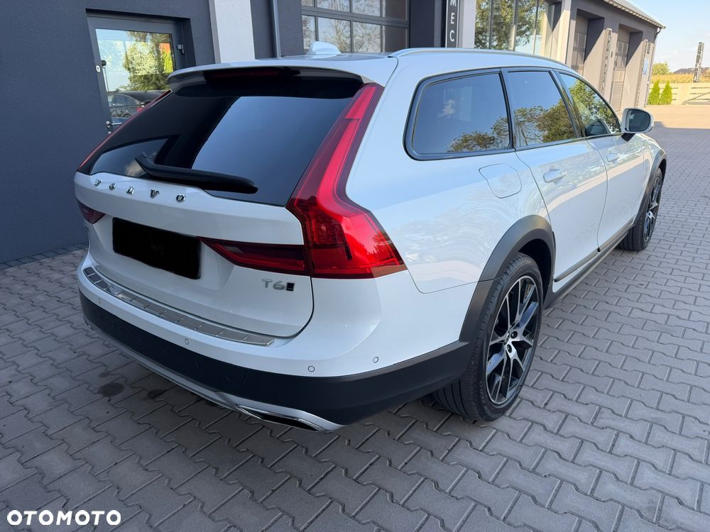 Volvo V90 Cross Country - 5