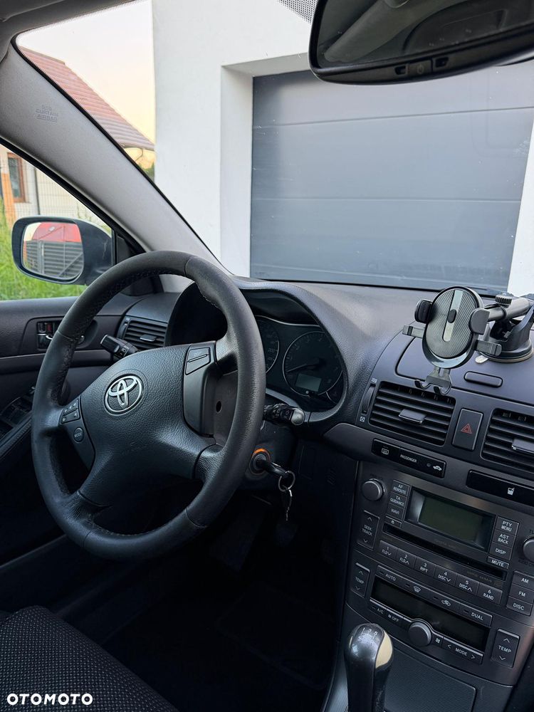 Toyota Avensis 1.8 VVT-i Luna - 9