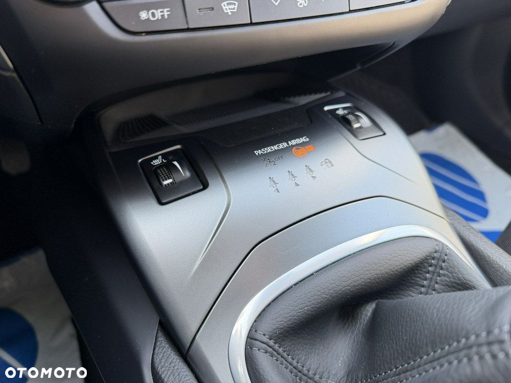Toyota Avensis - 14