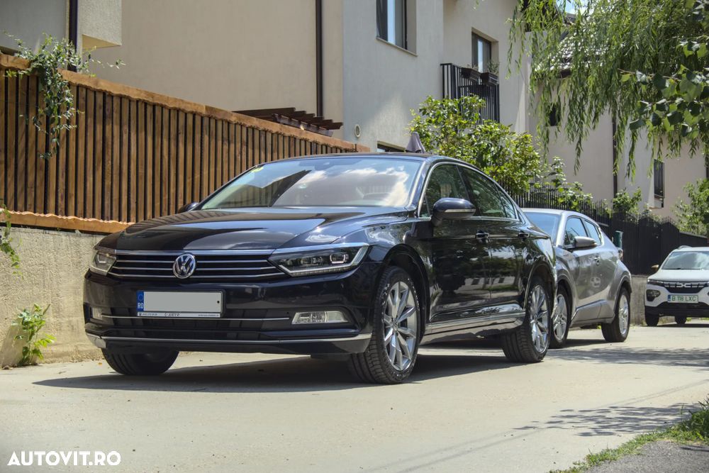 Volkswagen Passat - 1
