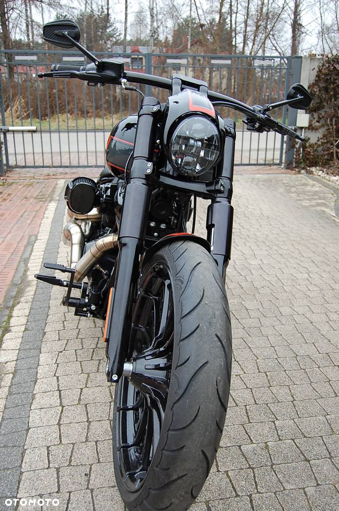 Harley-Davidson Softail Breakout - 4