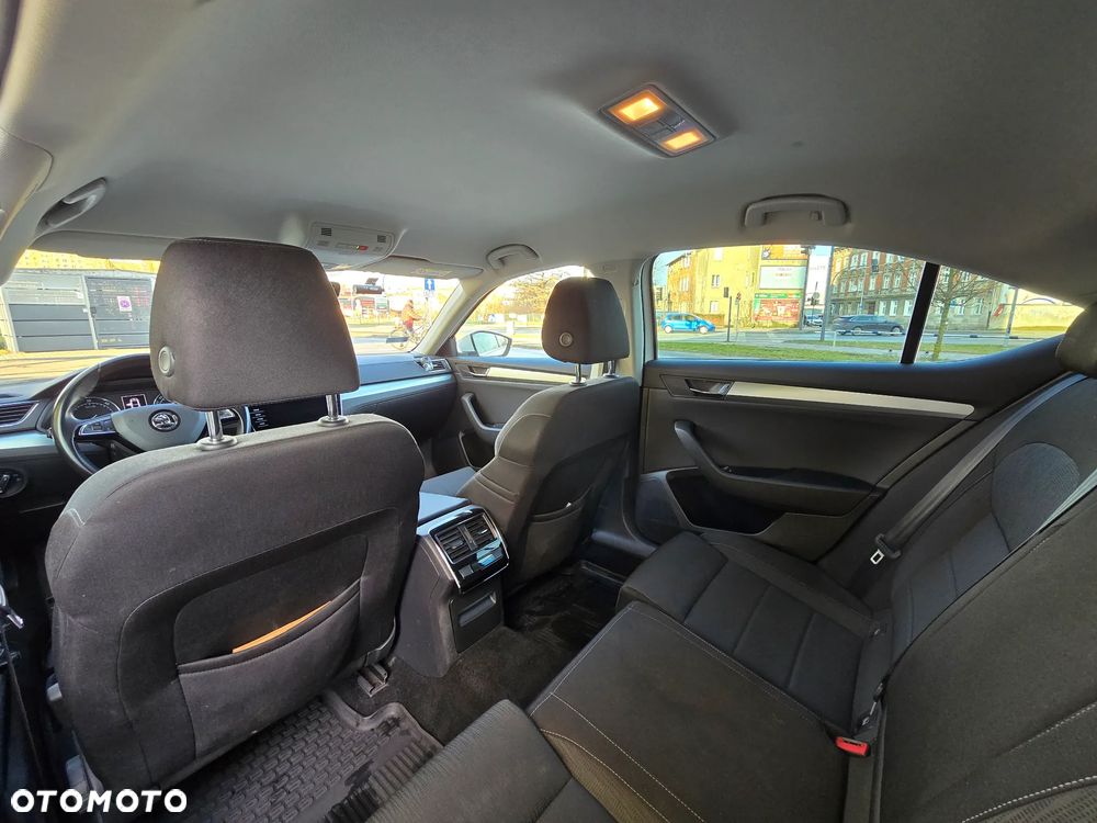 Skoda Superb 2.0 TDI Ambition DSG7 - 12