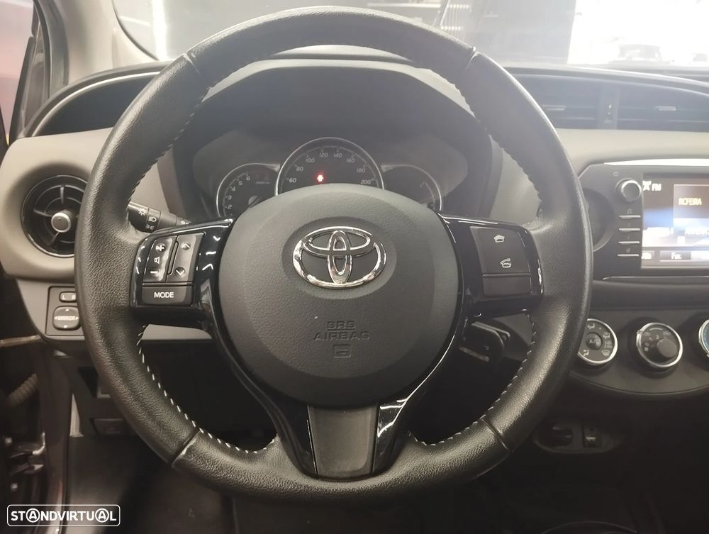 Toyota Yaris 1.0 VVT-i Comfort — fotografia 16