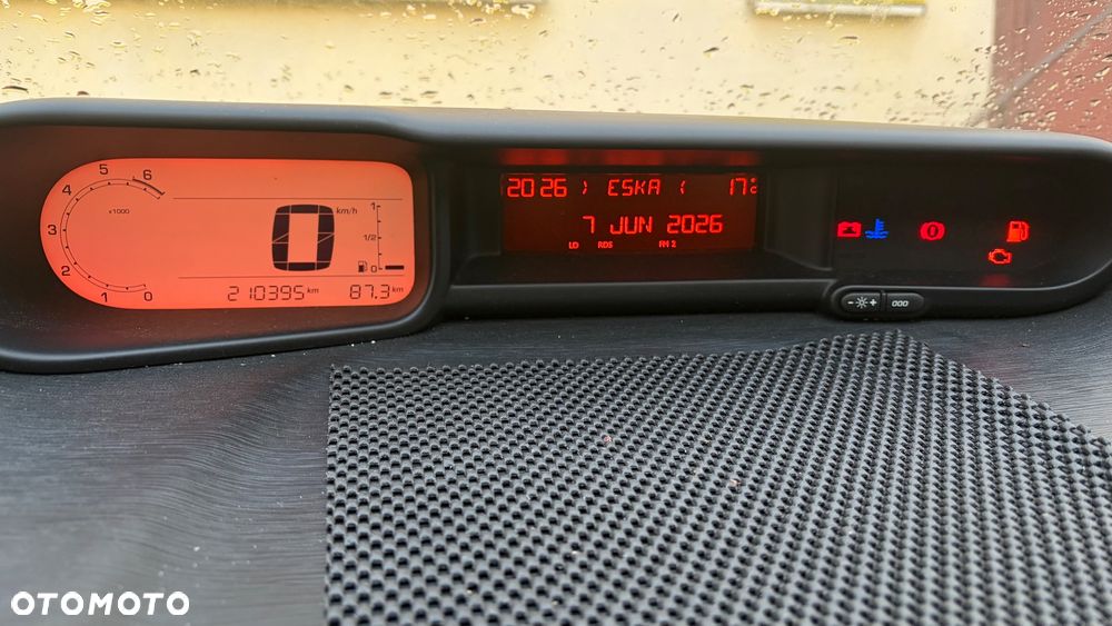 Citroën C3 Picasso 1.4i Exclusive - 19