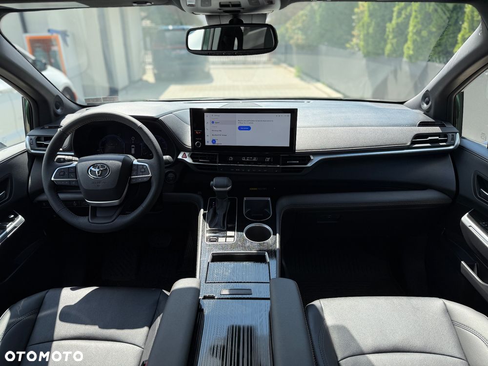 Toyota Sienna - 17