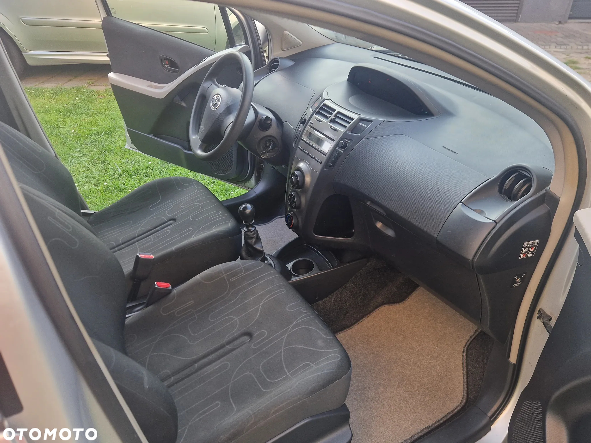 Toyota Yaris 1.33 Active - 14