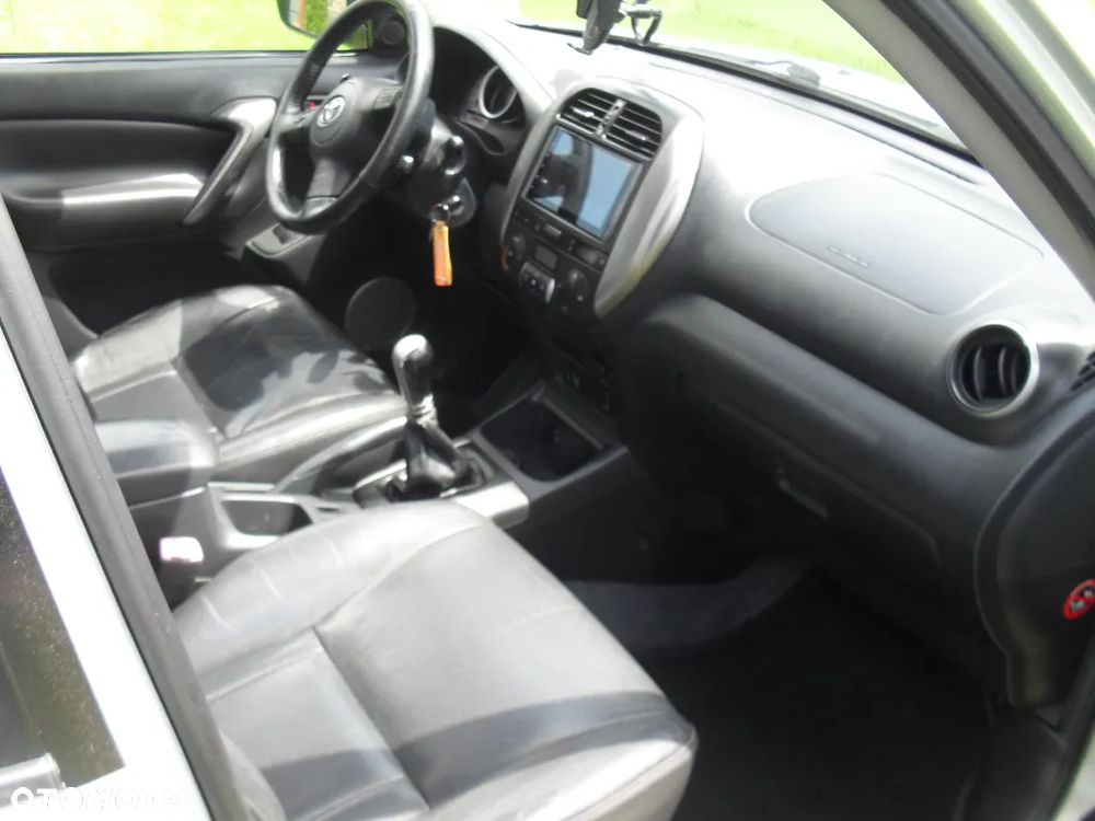 Toyota RAV4 2.0 VVT-i 4x4 - 21