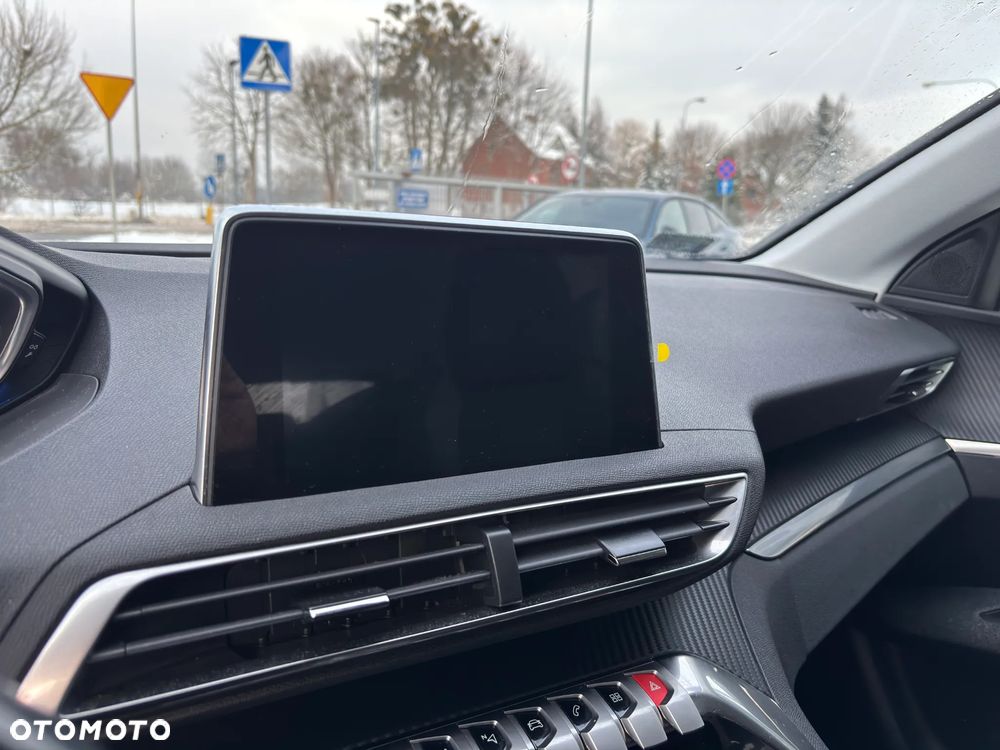 Peugeot 3008 1.2 PureTech GPF Active S&S EAT8 - 10