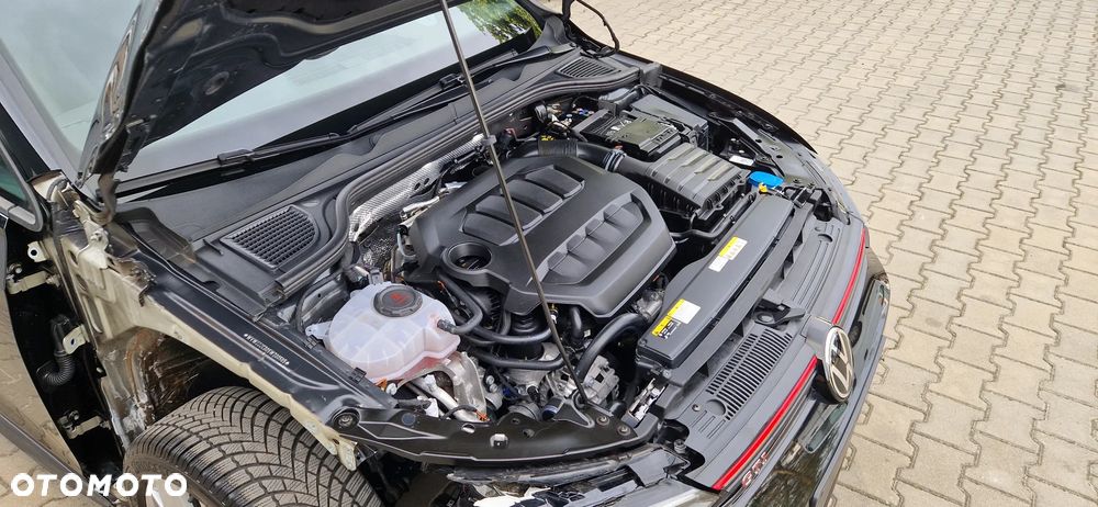 Volkswagen Golf - 23