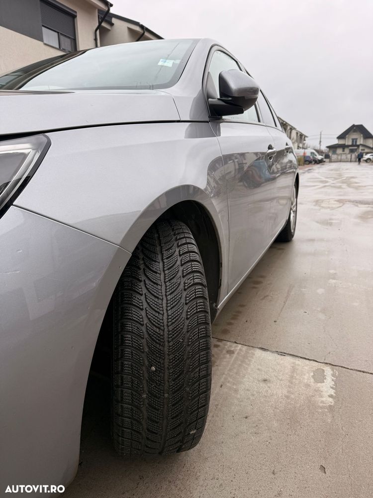 Peugeot 308 1.2 L PureTech Turbo Active Aut. - 1