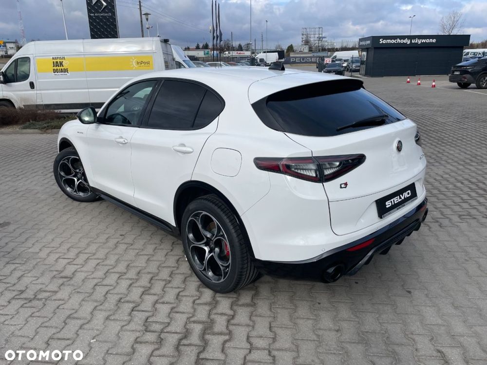 Alfa Romeo Stelvio - 7