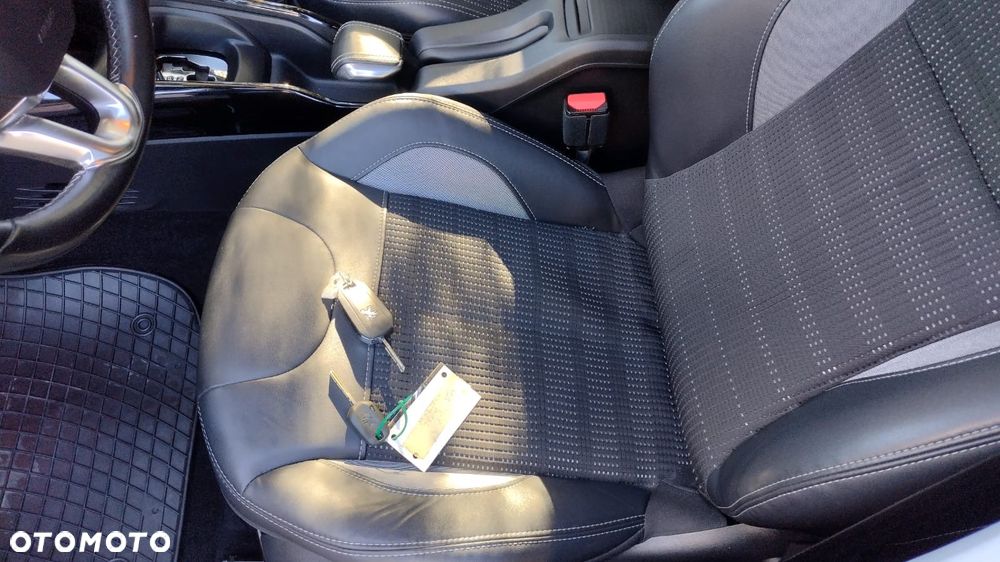 Peugeot 2008 1.2 Pure Tech Allure S&S EAT6 - 16